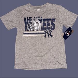 MLB Officially Licensed Youth M (8-10) New York Yankees T Shirt NWT Baseball